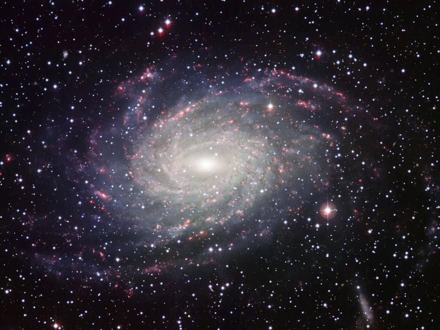 На изображении показана галактика, похожая на нашу NGC 6744