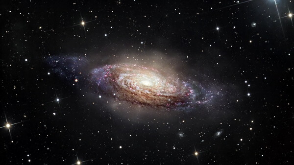 Спиральная галактика NGC 3521 в созвездии Льва