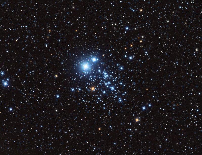 Открытое скопление NGC 457.